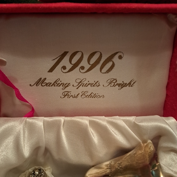 Vintage 1996 Madison Avenue 1st edition Santa Bell - Picture 5 of 11